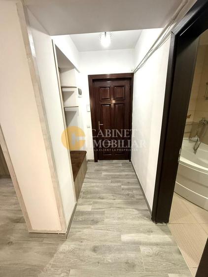 Apartament cu 3 camere decomandat, mobilat în Galata