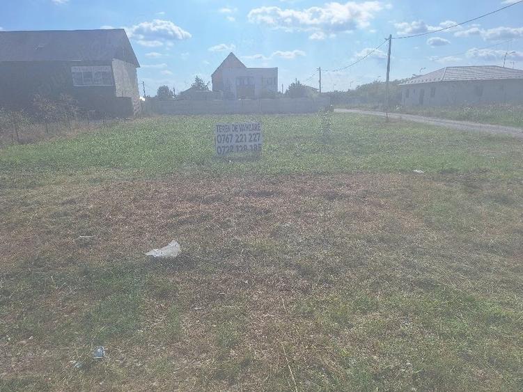 Teren de 1200 mp, în Samurcași