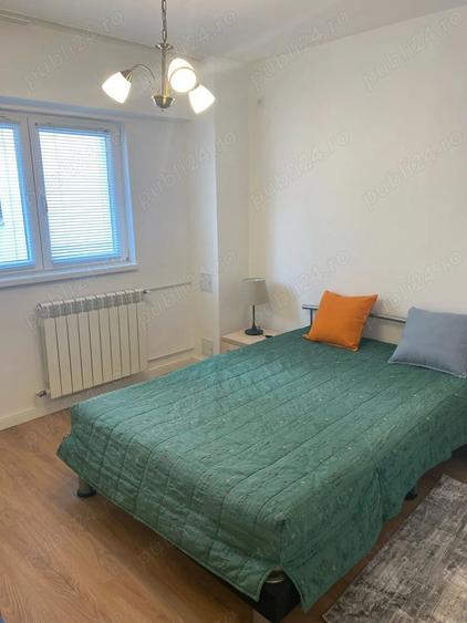 Apartament cu 3 camere decomandat în Calea Victoriei