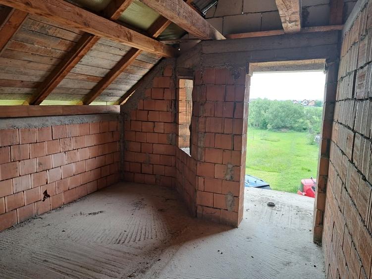 Casă individuală cu 6 camere cu Teren 572 Mp în Reghin
