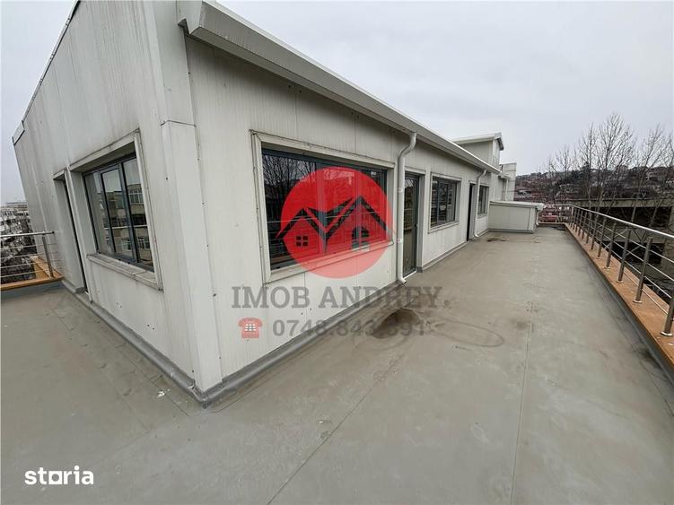 Spațiu comercial, de 1,100 mp, în Central