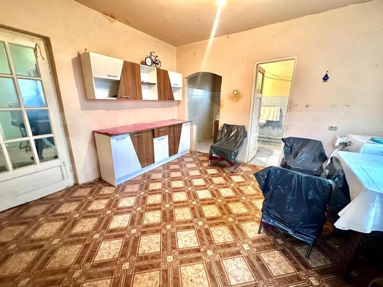 Casă cu 3 camere cu Teren 733 Mp în Central