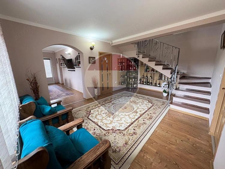 Casă cu 5 camere cu Teren 2687 Mp în Mădăras