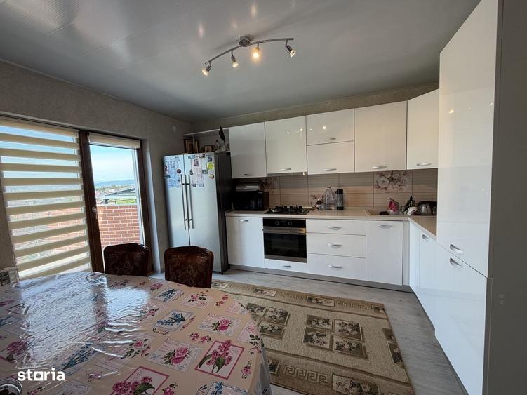 Casă cu 4 camere cu Teren 1175 Mp în Central