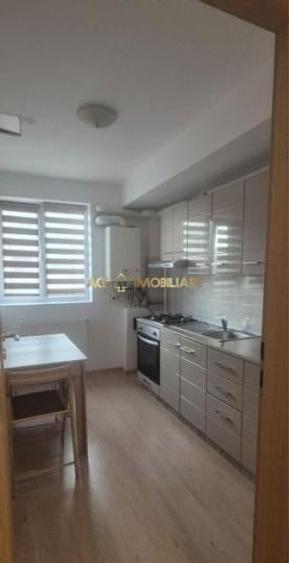 Apartament cu 2 camere decomandat, mobilat în Titan