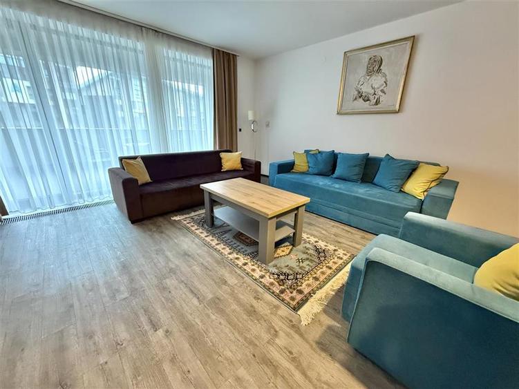 Apartament cu 3 camere decomandat, mobilat în Poiana Brașov