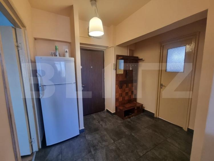 Apartament de inchiriat cu 2 camere, 50 mp, zona Rotonda - 10