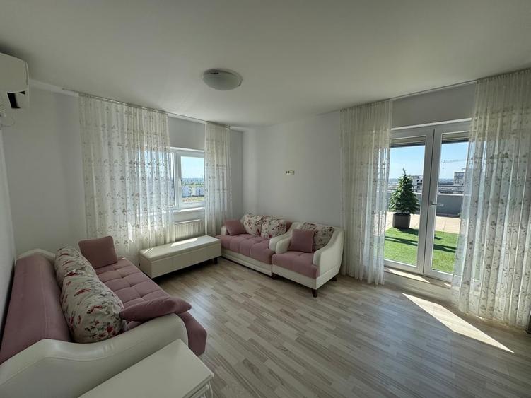 Apartament cu 3 camere semidecomandat în Titan