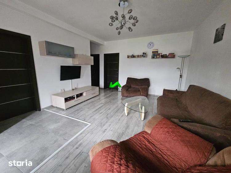 Apartament cu 3 camere decomandat, mobilat în Central