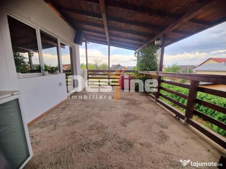 Casă cu 7 camere cu Teren 775 Mp în Păulești
