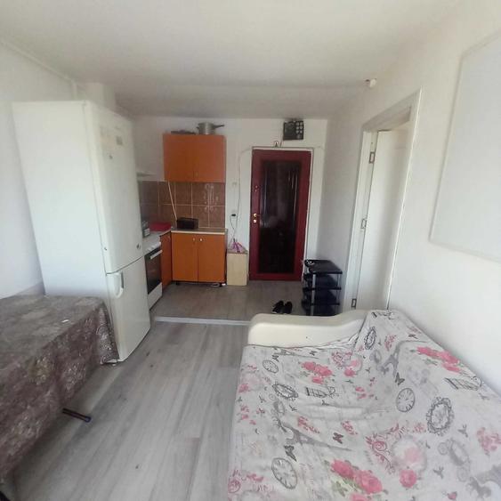Apartament cu 2 camere semidecomandat în Micro 11