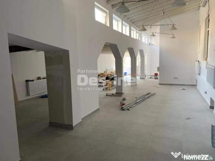 Casă cu 9 camere cu Teren 212 Mp în Dacia