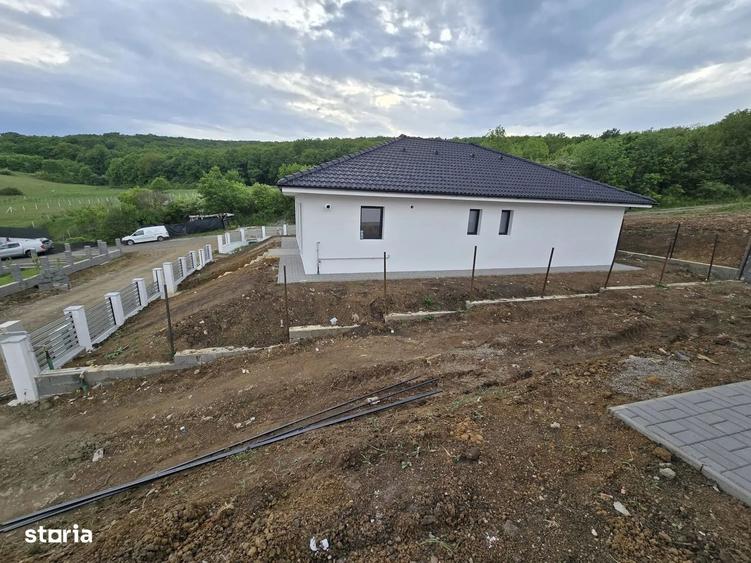 Casă cu 4 camere în Unirii
