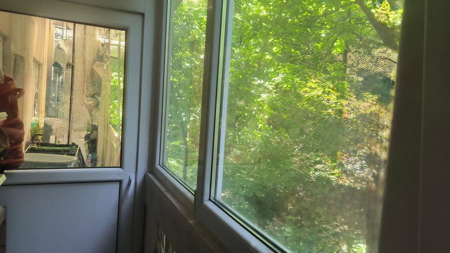 Apartament cu 3 camere decomandat în Drumul Taberei