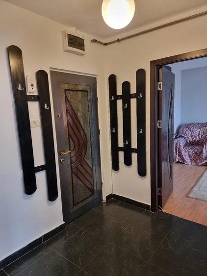Apartament cu 2 camere decomandat în Casa de Cultură