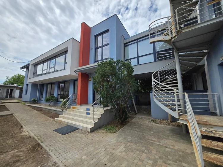 Casă cu 14 camere cu Teren 1000 Mp în Mehala