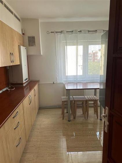 Apartament cu 3 camere decomandat, mobilat în 13 Septembrie