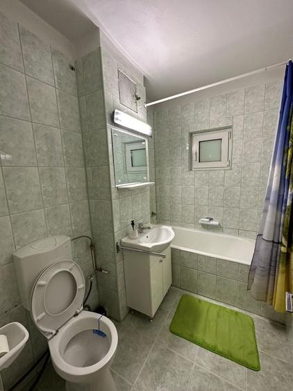 Apartament cu 3 camere în Lotrioara
