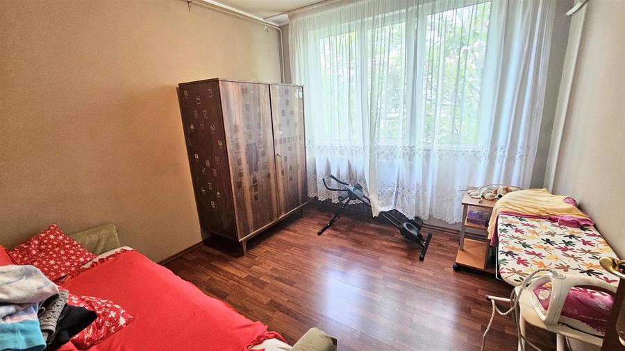 Apartament cu 3 camere decomandat, mobilat în Brâncoveanu