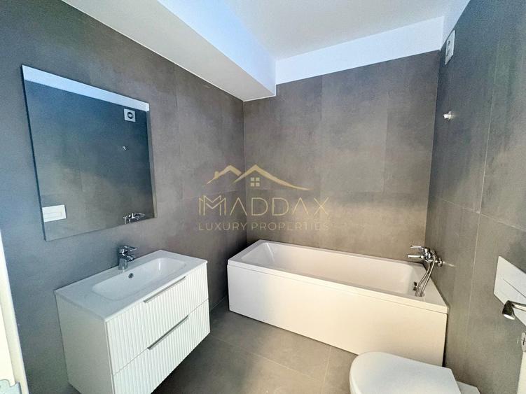 Apartament cu 3 camere semidecomandat, mobilat în Băneasa