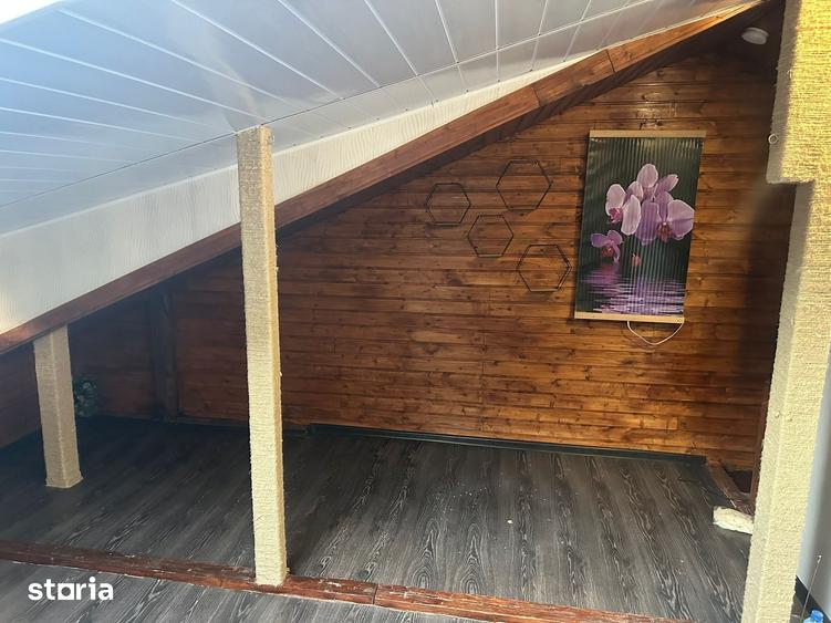 Casă cu 5 camere cu Teren 231 Mp în Tuzla