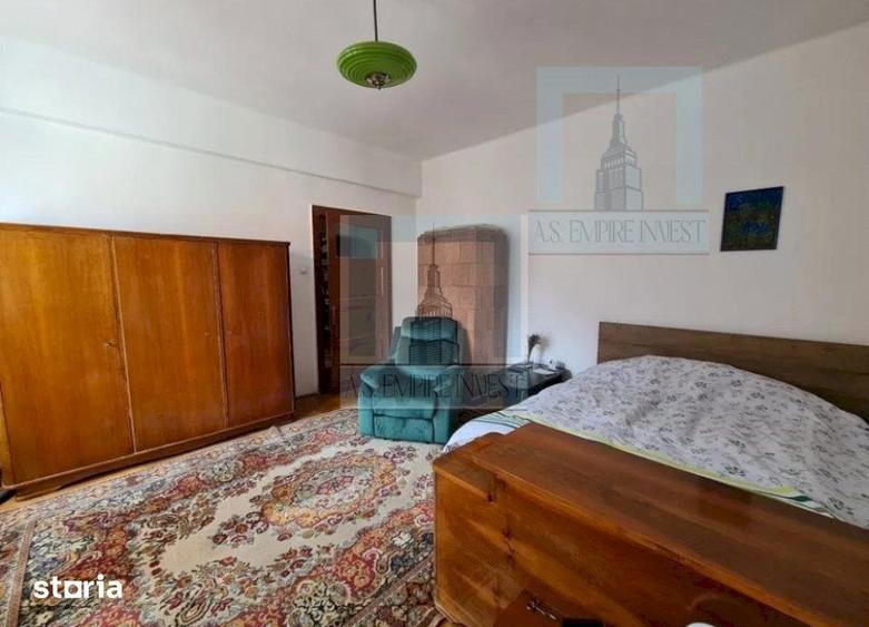 Apartament cu 4 camere decomandat în Centrul Istoric