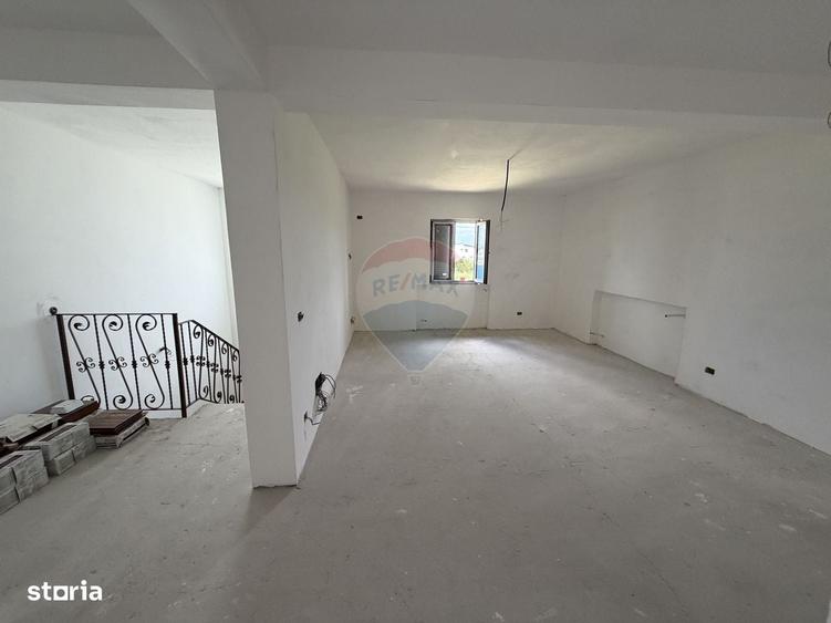 Casă cu 4 camere în Lămotești