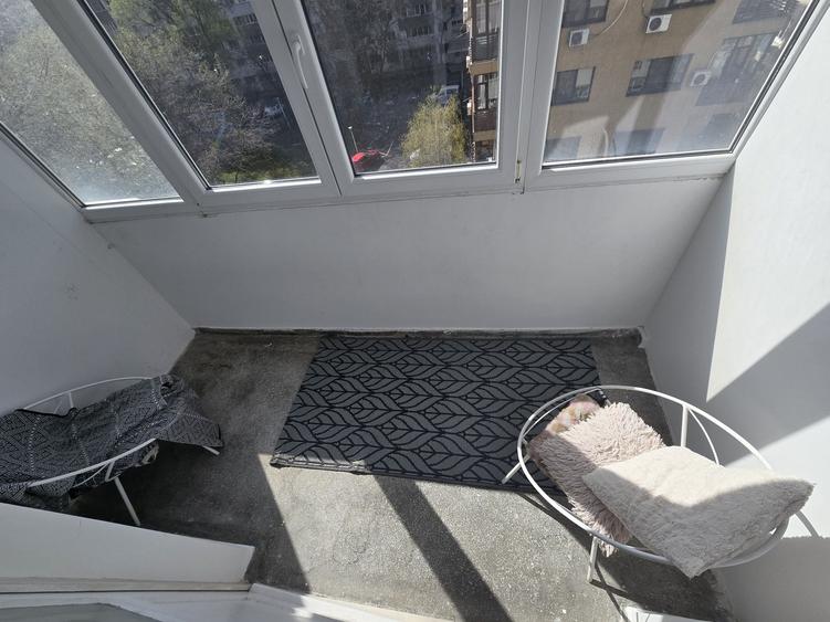 Apartament cu 3 camere semidecomandat în Veteranilor