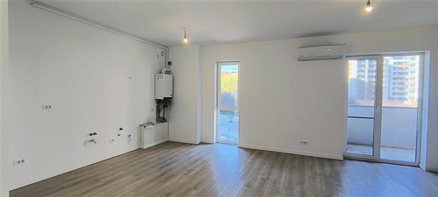 Apartament cu 3 camere nedecomandat în Aradului