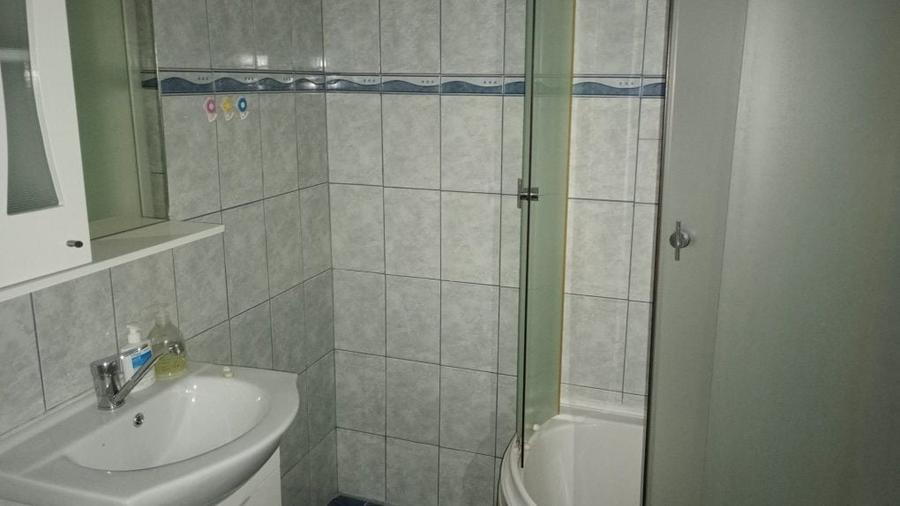 Apartament cu 2 camere semidecomandat în Tufești