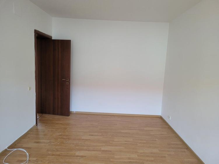 Casă individuală cu 7 camere cu Canalizare în Pipera