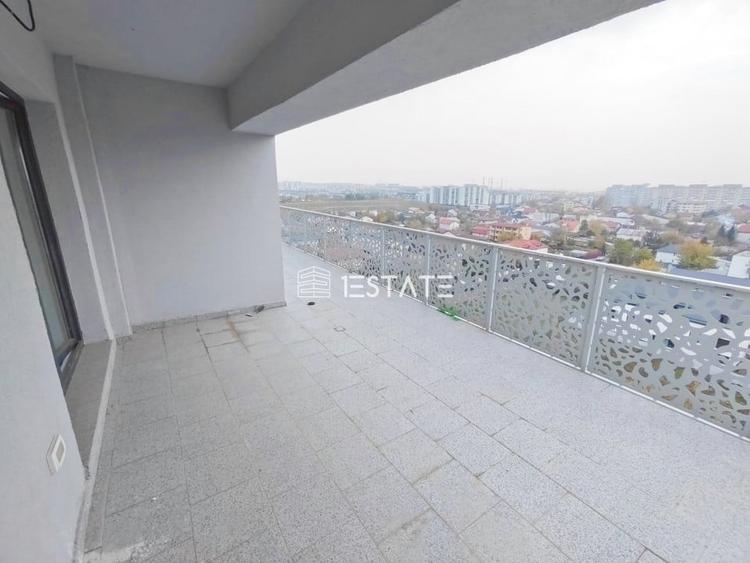 Apartament cu 3 camere decomandat în Titan