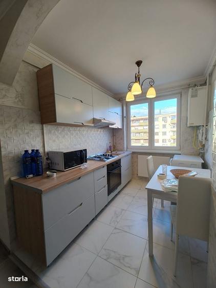 Apartament cu 3 camere în Decebal