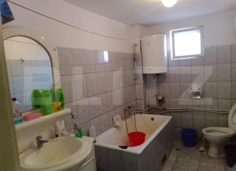 Casă individuală cu 3 camere cu Canalizare în Vest