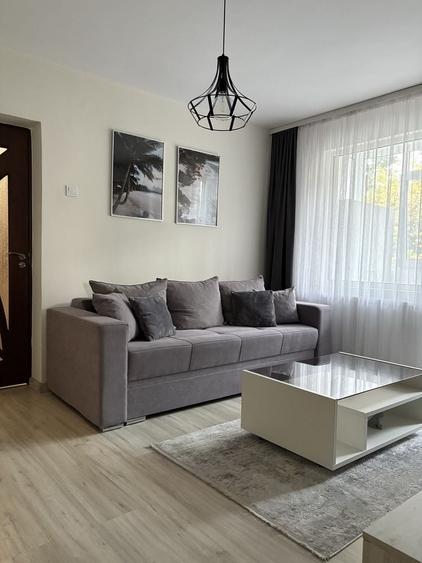 Apartament cu 2 camere semidecomandat în Primăverii