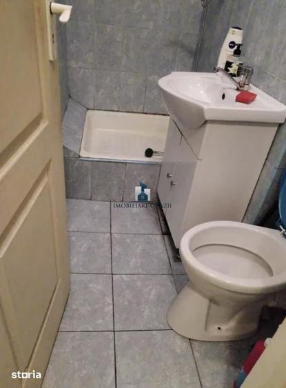 Apartament cu 4 camere decomandat în Berceni