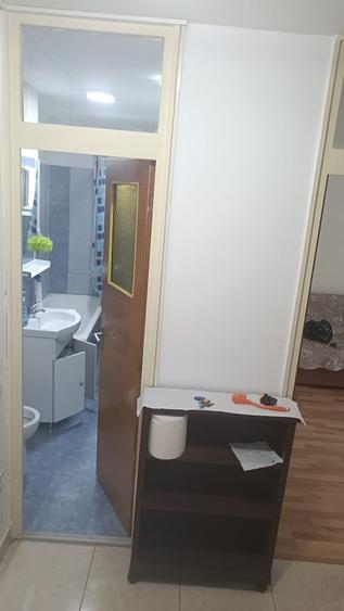 Garsonieră decomandată în Baba Novac
