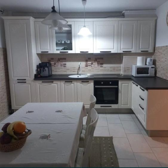 Apartament cu 3 camere decomandat în 22 Decembrie 1989