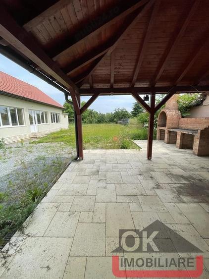 Casă cu 5 camere cu Teren 1500 Mp în Sânnicolau Mic