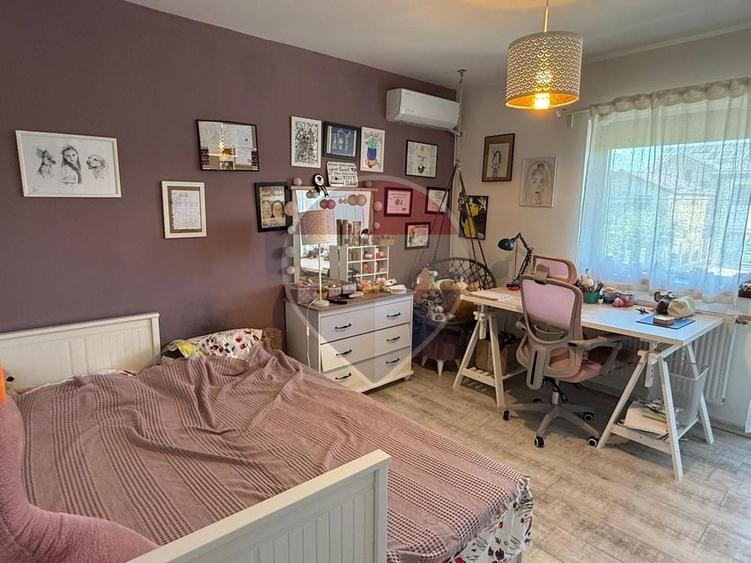 Duplex cu 7 camere cu Teren 235 Mp în Central