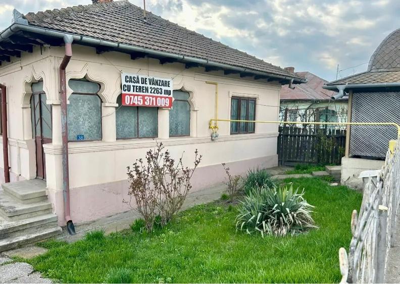 Casă cu 3 camere în Coman