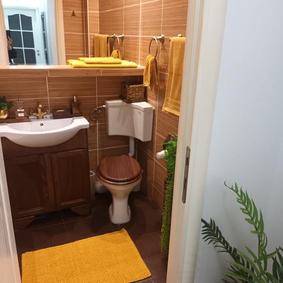 Apartament cu 2 camere decomandat în Tei