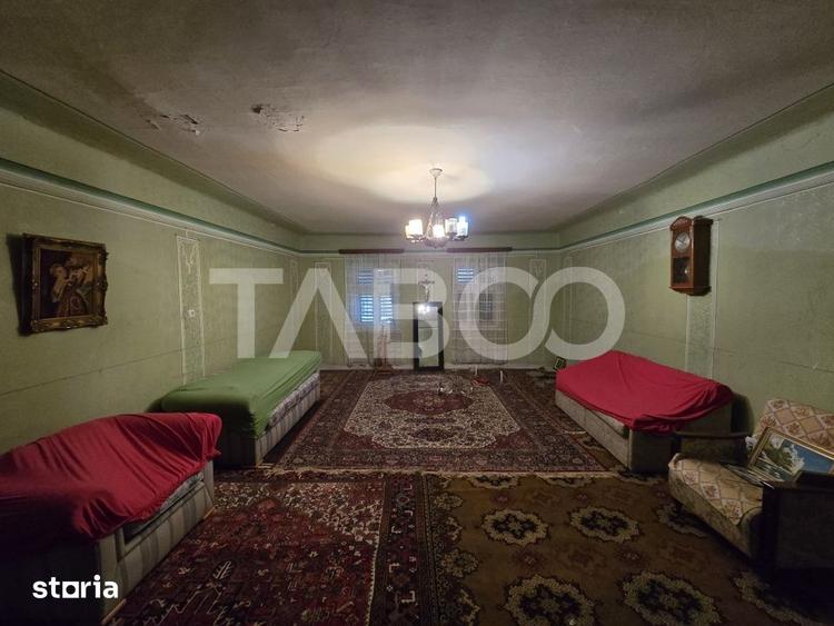 Casă cu 4 camere cu Teren 300 Mp în Roșia