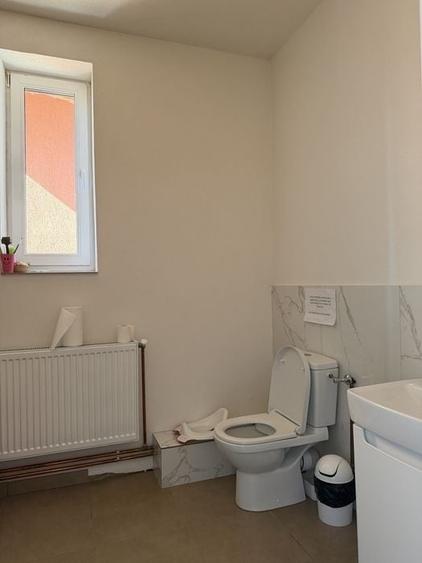 Casă individuală cu 5 camere cu Canalizare în Cetate