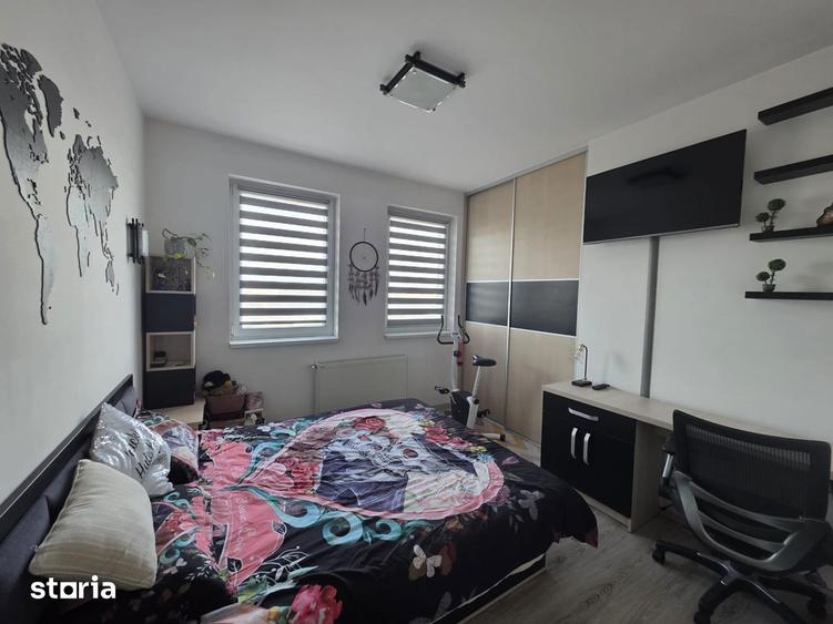 Apartament cu 3 camere semidecomandat în Dâmbul Rotund
