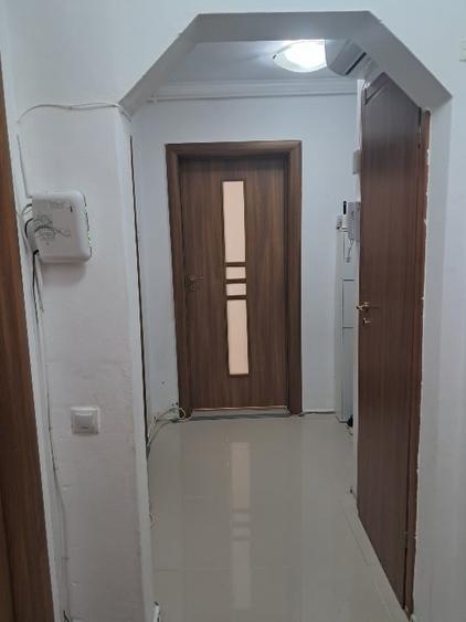 Apartament cu 2 camere decomandat, mobilat în Berceni