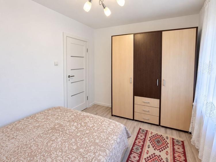 Apartament cu 3 camere decomandat, mobilat în Aurel Vlaicu