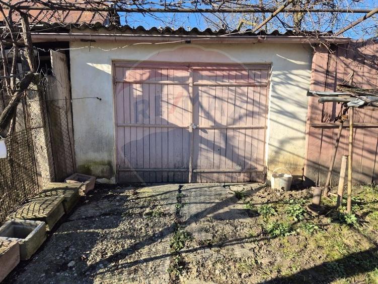 Casă individuală cu 4 camere cu Teren 4700 Mp în Horgești