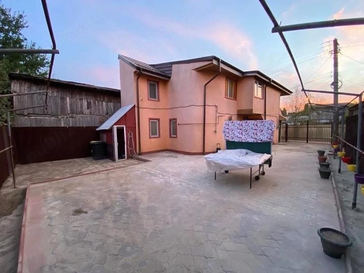 Casă cu 5 camere cu Teren 224 Mp în Giurgiului