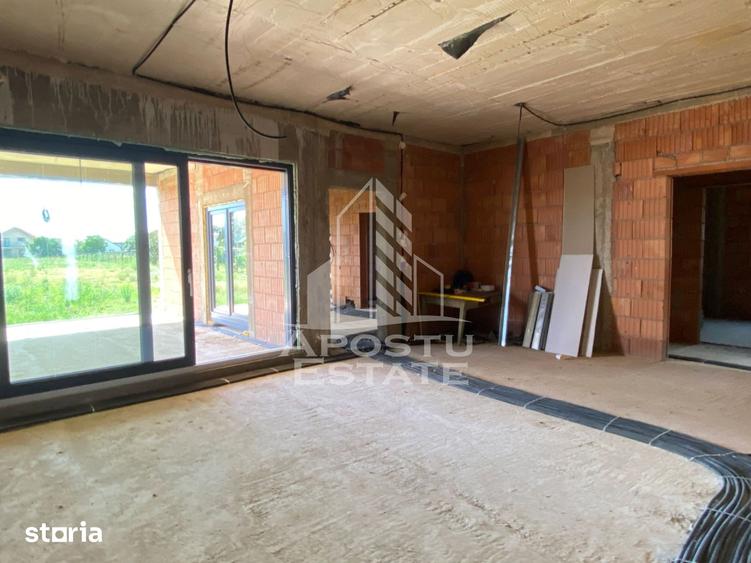 Casă cu 5 camere cu Teren 1330 Mp în Urseni